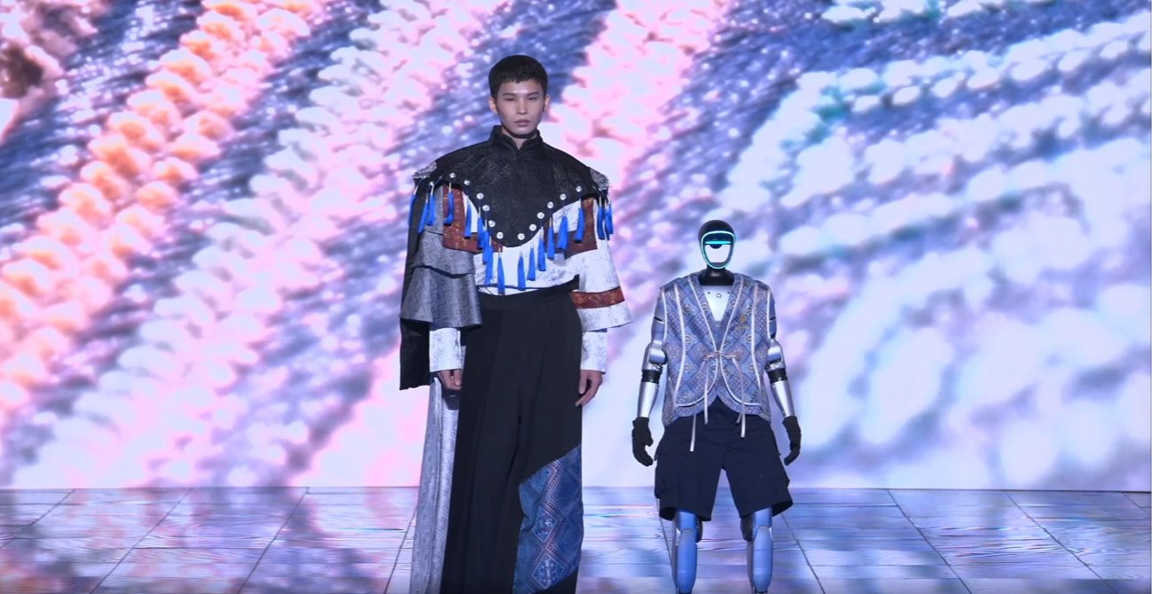 我校师生作品亮相广西“33消费节”非遗科技秀